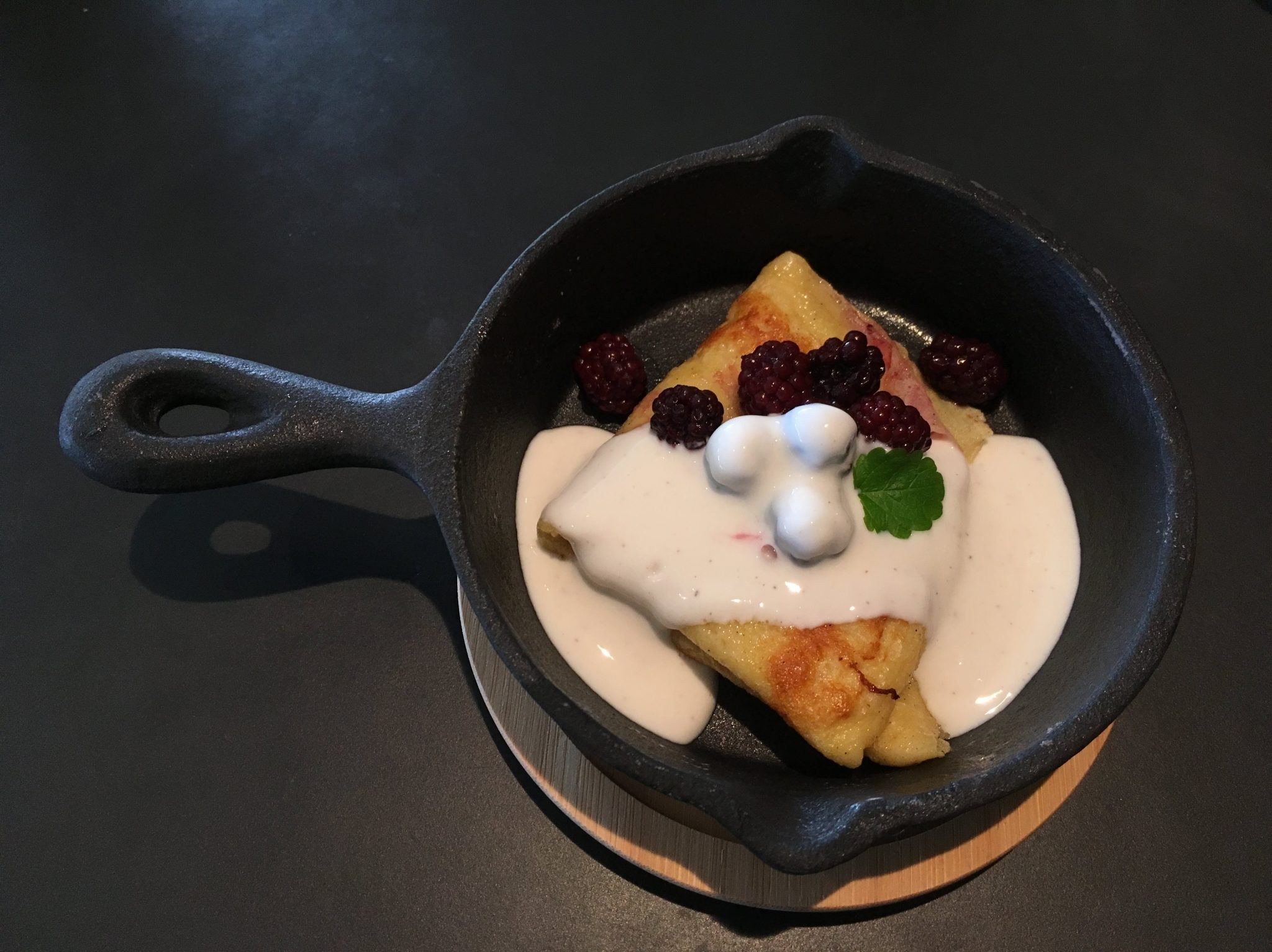 Protein pandekage med skyr og brombær