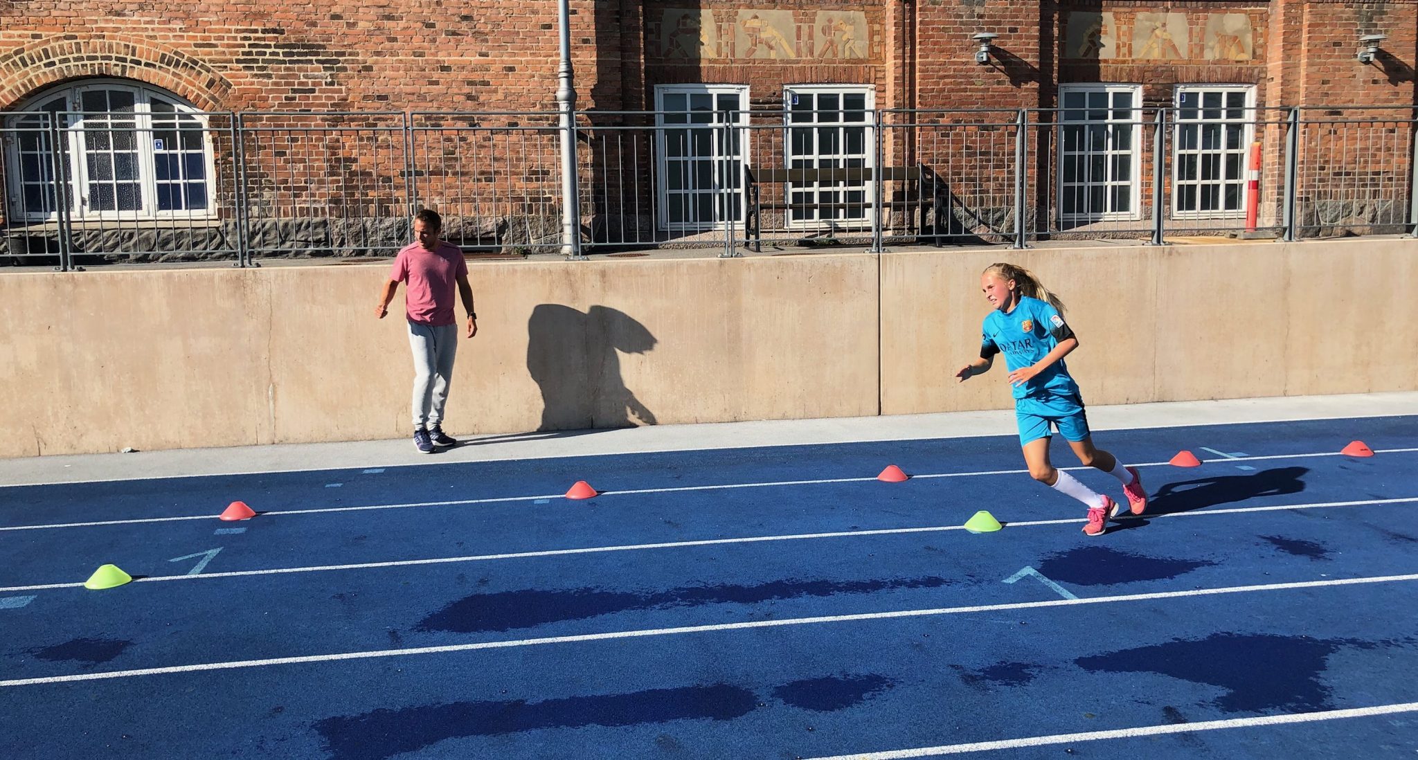 13-årige fodboldspiller Josefine tager fra Nordjylland til København for, at blive trænede af personlig træner