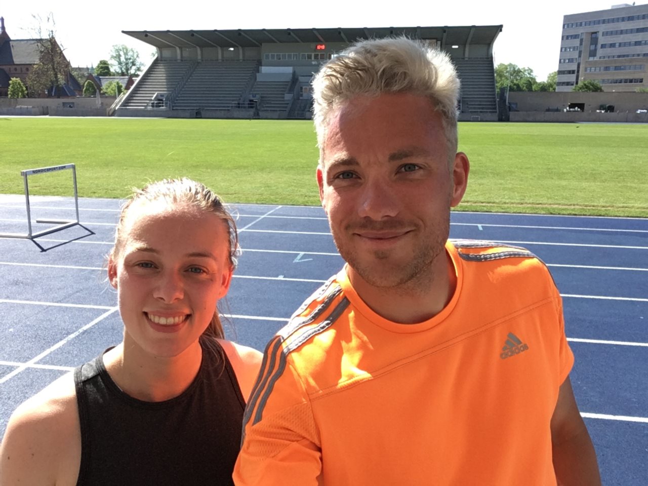 26-årige Camilla løber 12 min coopertest på 2330 meter til forsvaret optagelsesprøve.
