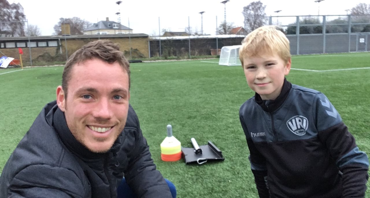 Træner 11 årig fodboldspiller Wiliam fra Aarhus i sprinttræning
