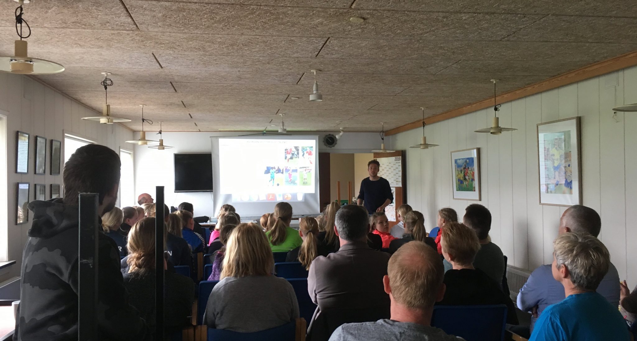 Foredrag til Kirke Helsinge fodboldklub på en lørdag