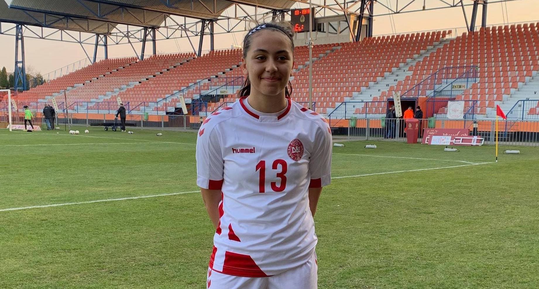 Stolt træner har hjulpet 15-årige Jazmin fra B.93 til U16-landsholdet
