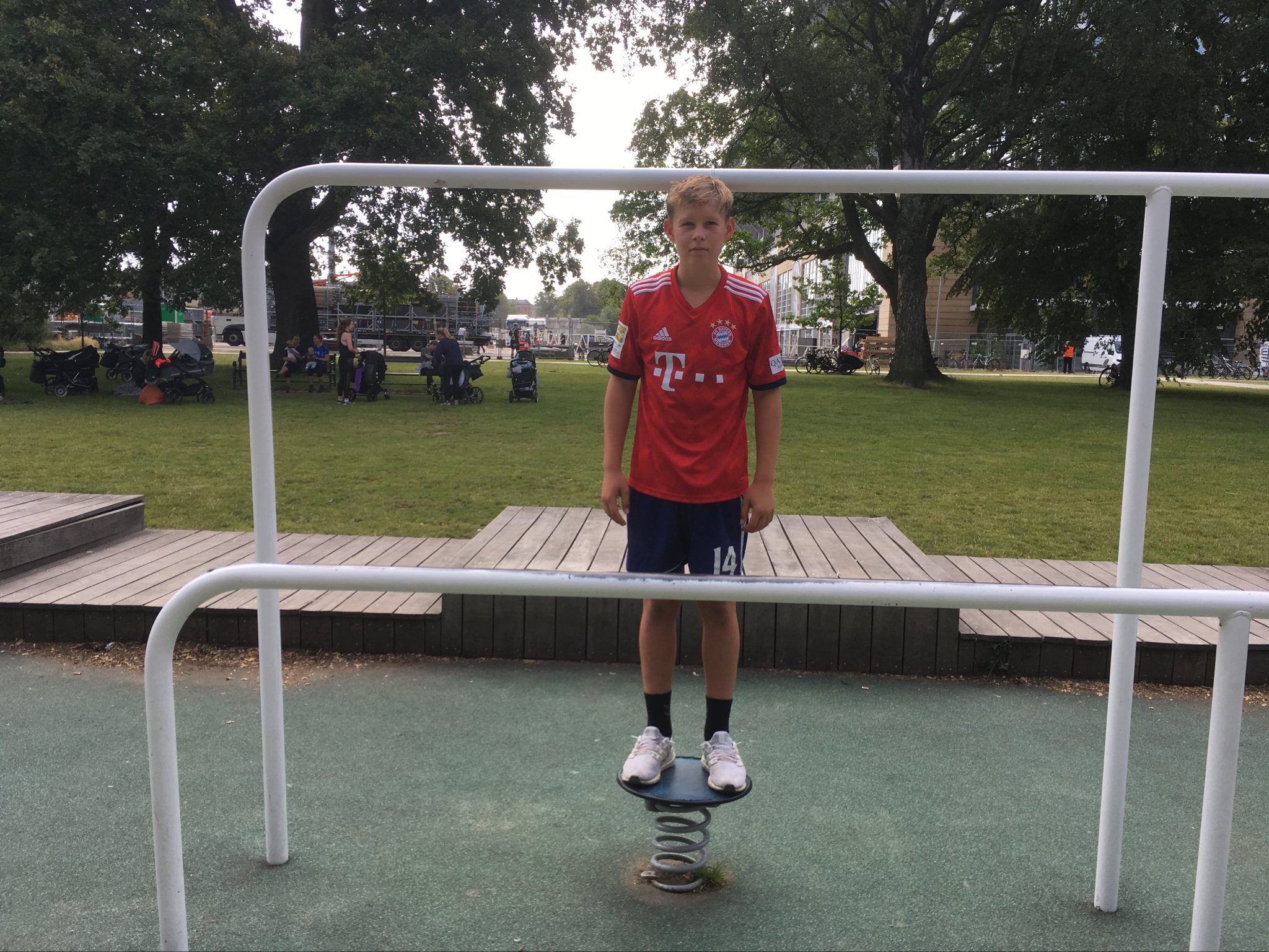 Slutter dagens skadesforebyggede træning af med elitefodboldspiller Mikkel fra B.93 ☀️   ⚽️