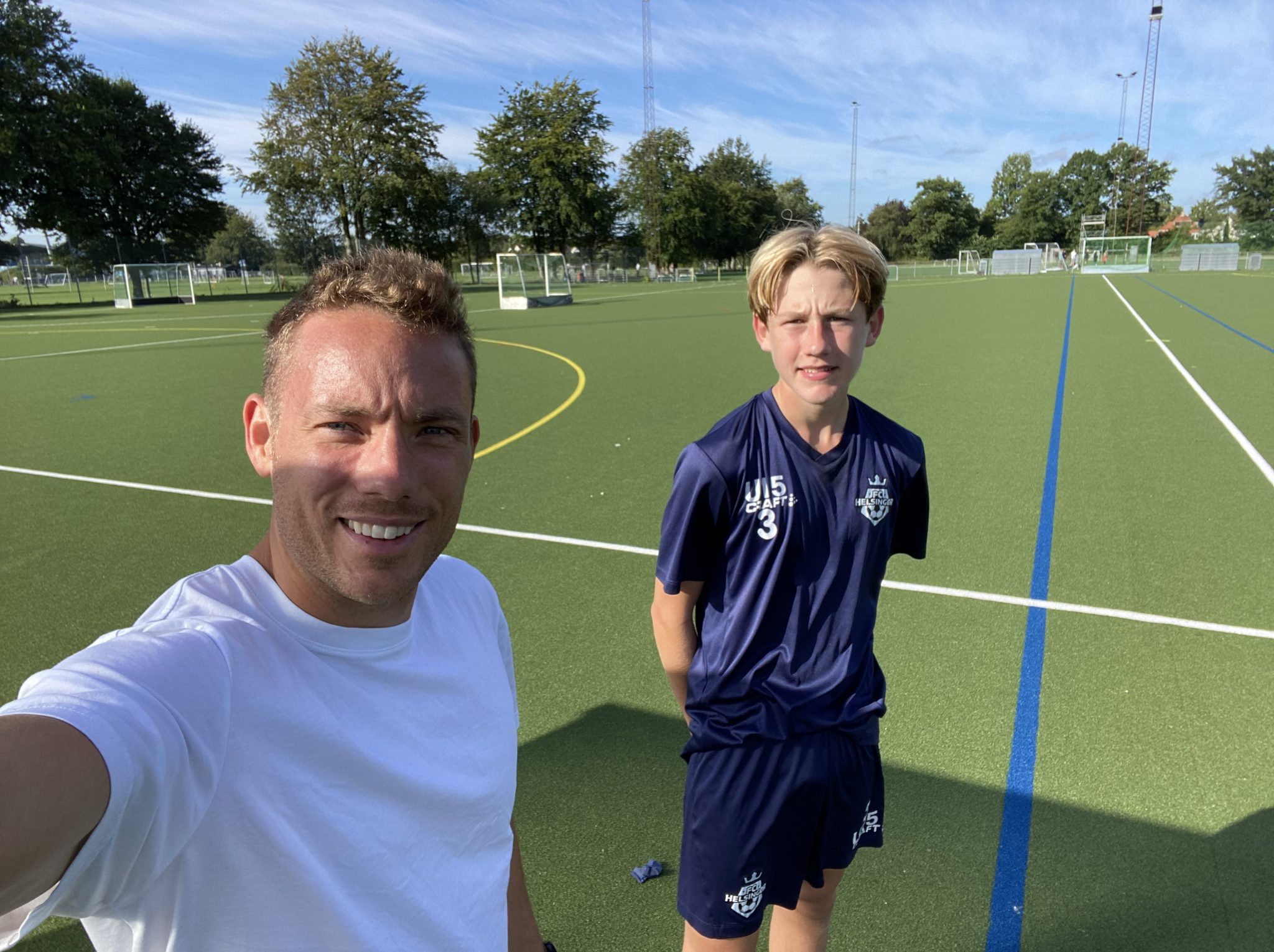 Dagens løbetræning blev skudt igang kl. 09:00 imorges med U17 elitefodboldspillere William Johansen fra FC Helsingør fodboldakademi    Jeg skal hjælp